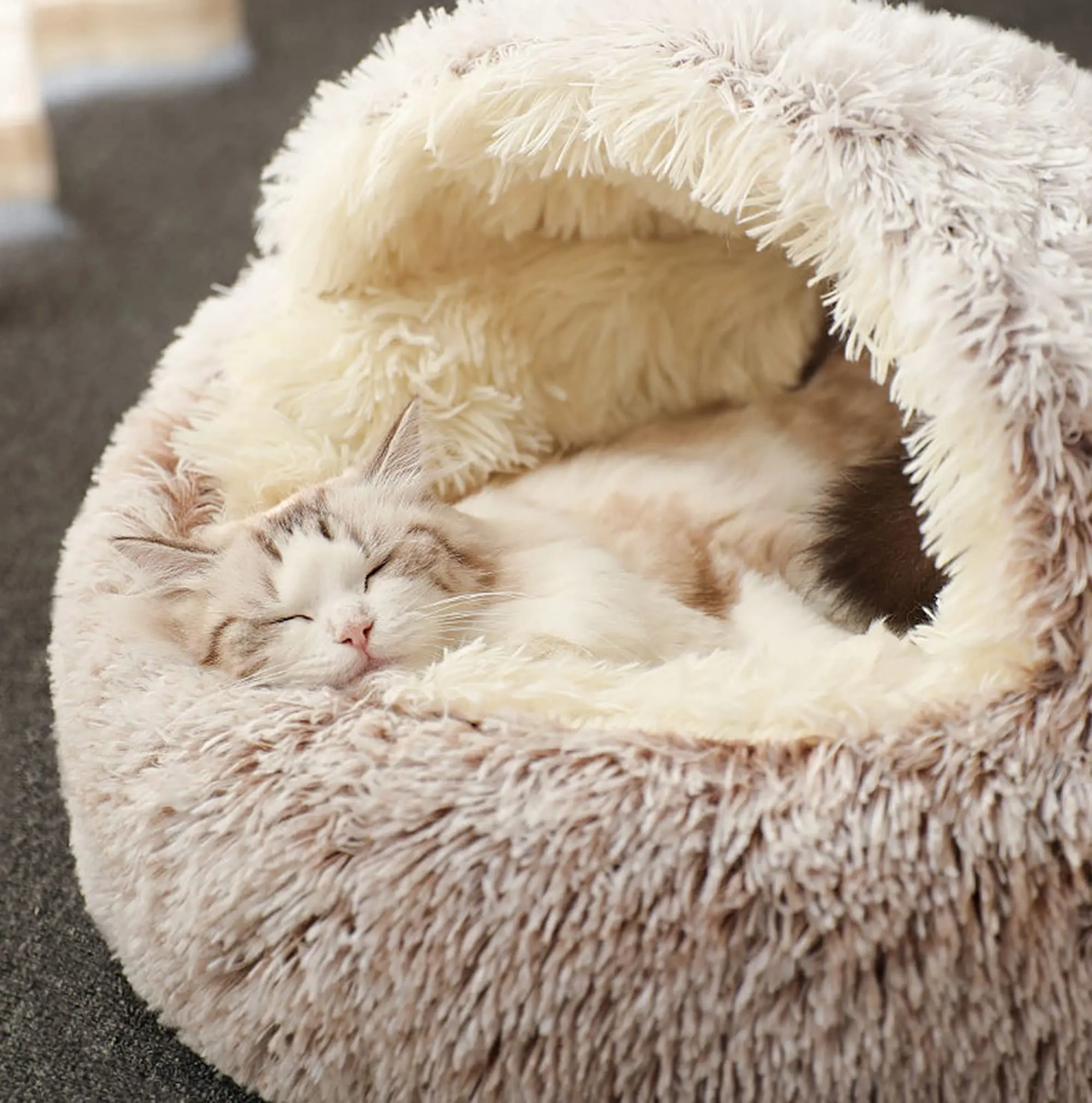 Dog and cat litter universal for all seasons with lid for large and small dogs mat pet bed for winter warmth