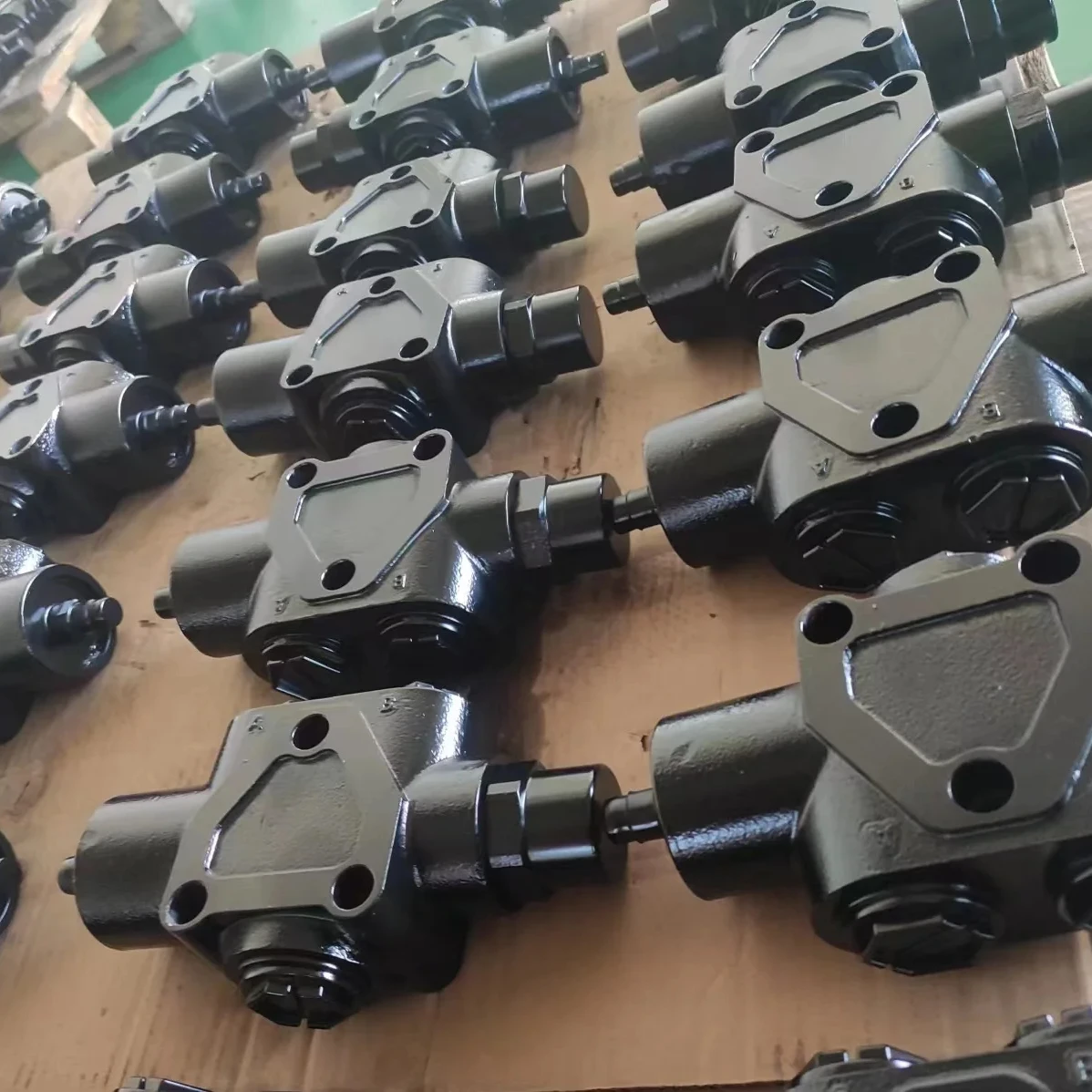 Reversing Parts Factory Hydraulic Valves for Tipping Truck Air control Reversing valve Y type