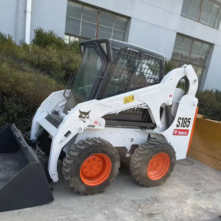 Подержанный погрузчик с колесным погрузчиком USA Bob Cat S185 небольшой колесный