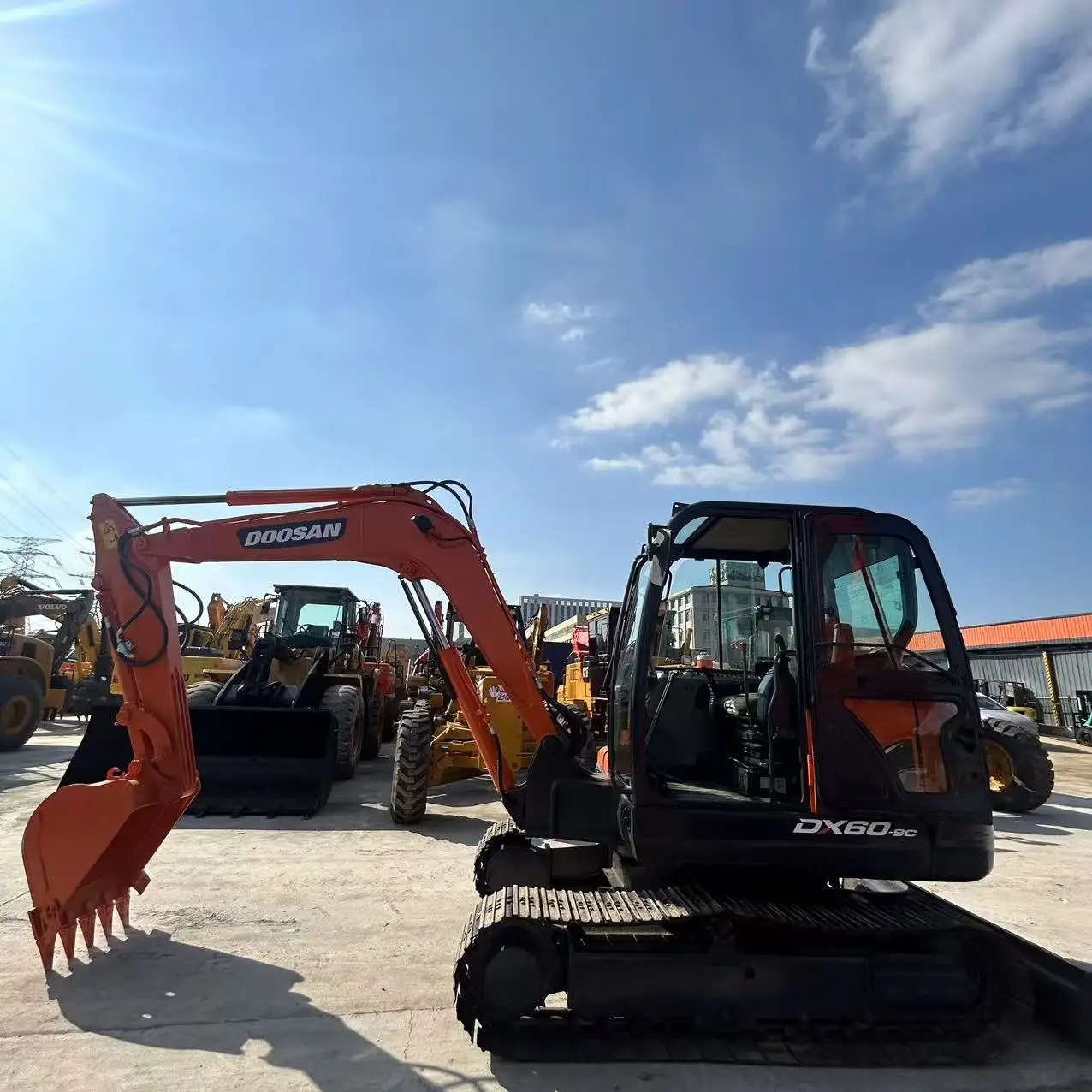 Used Doosan DX60 Excavator second hand Doosan DX 60 Hydraulic Crawler Digger for Home Use with Good Quality for sale