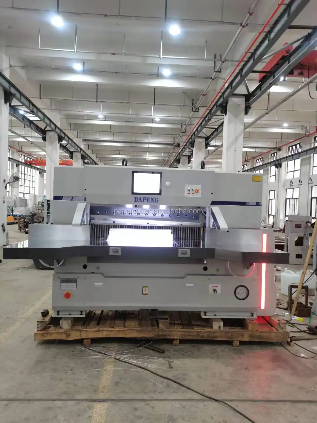 semi automatic a3 paper guillotine paper cutting machine QZYK1370E-15