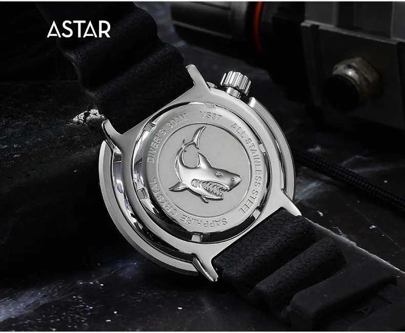 1pcs custom logo high quality 300m dive diver stainless steel c3 Luminous VS37 solar powered quartz watch man for kickstarter