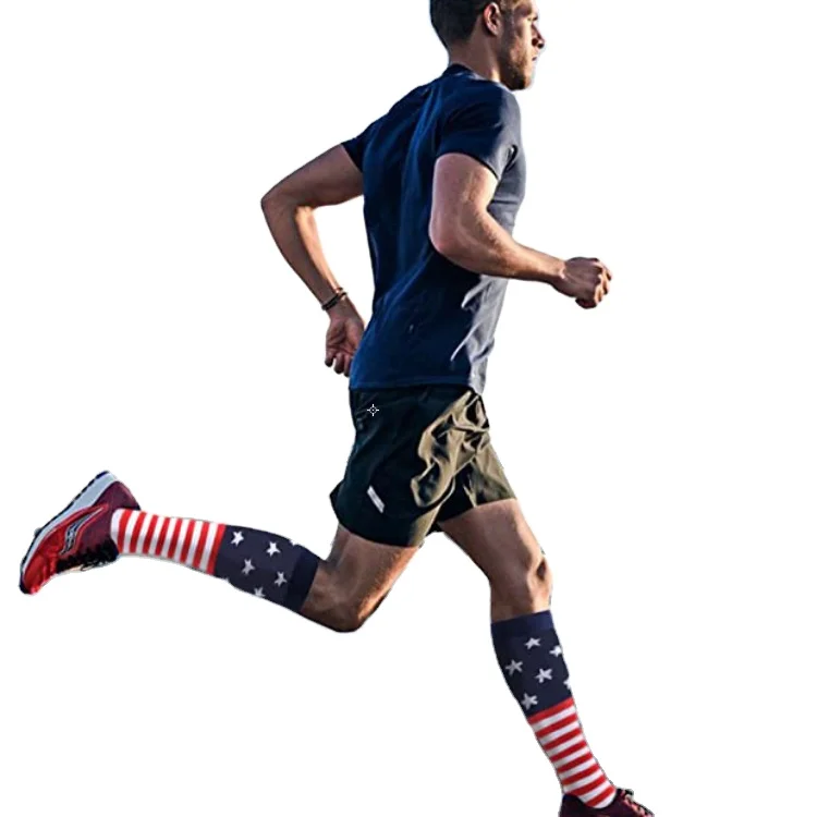 Оптовая продажа красочные носки высокого качества с логотипом на заказ 100% хлопок мужские популярные героями Marvel