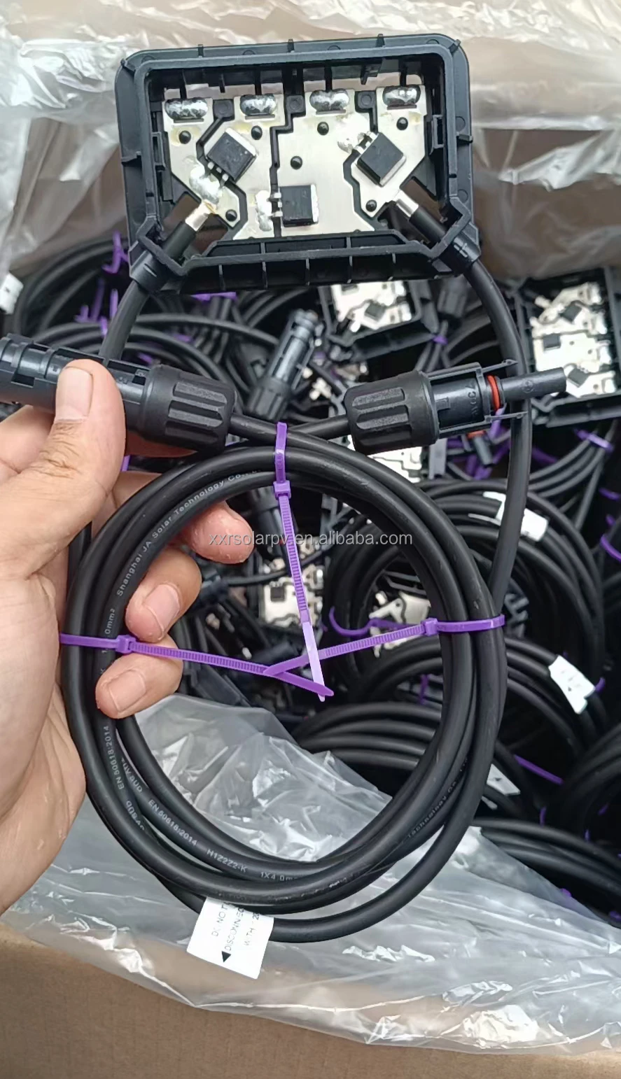 IP67 Waterproof 4 Rail 3 Diode PV/Photovoltaic/Solar Junction Box