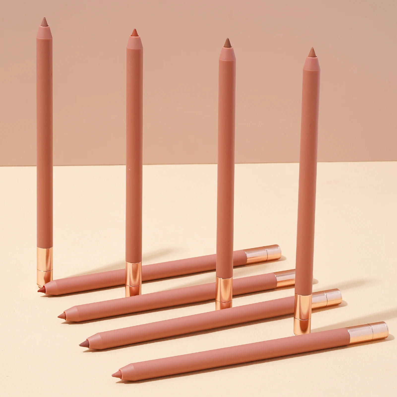 Brown Pink White Wholesale Long Wearing Twist Up Lip Gloss Pen Lipstick Private Label Creamy Liquid Lip Liner Sharpener