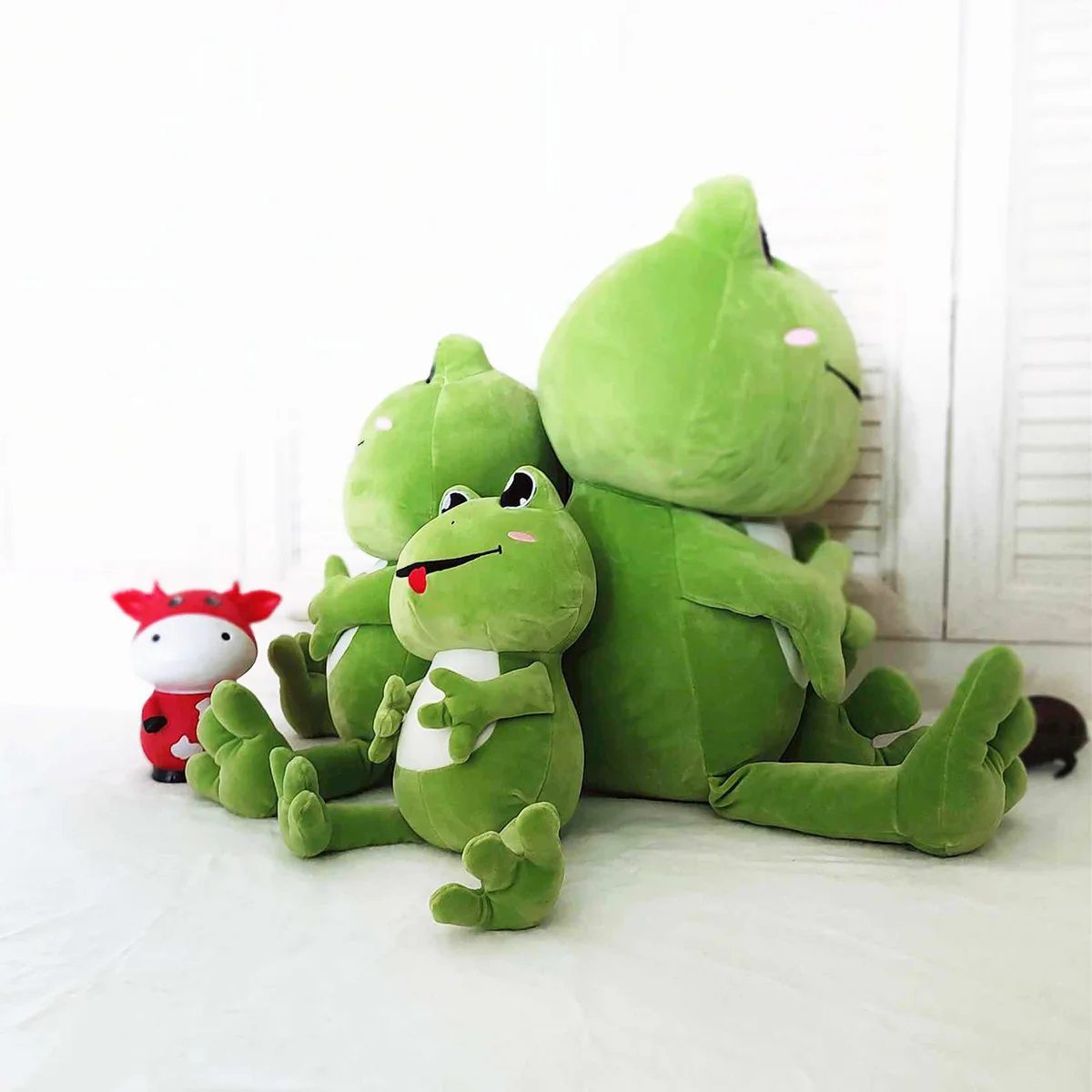 Wholesale custom promotional gift big frog plush toy soft animal shaped green crazy frog plush stuffed toys