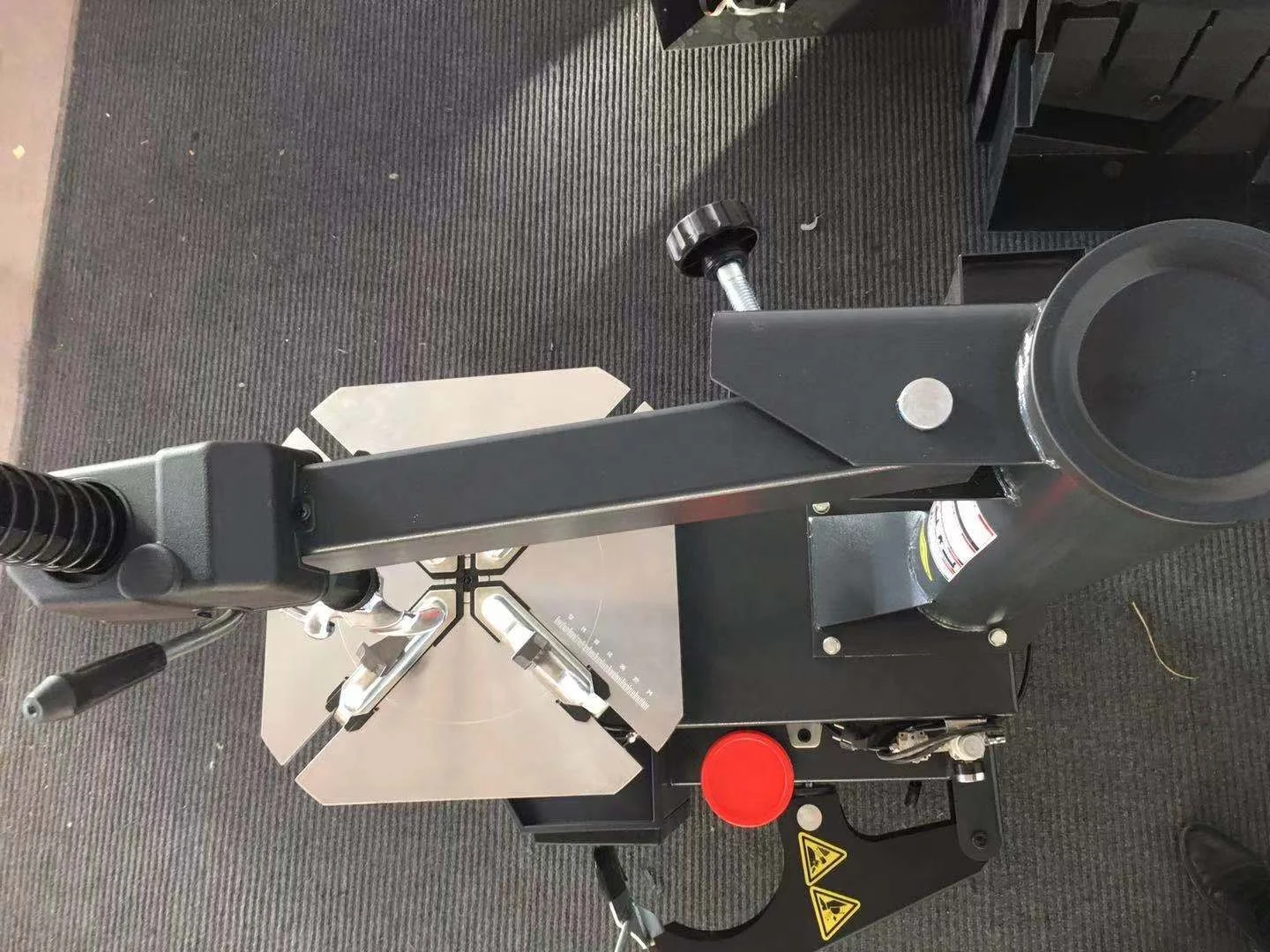 Полуавтоматическая машина для авто Шиномонтажное приспособление