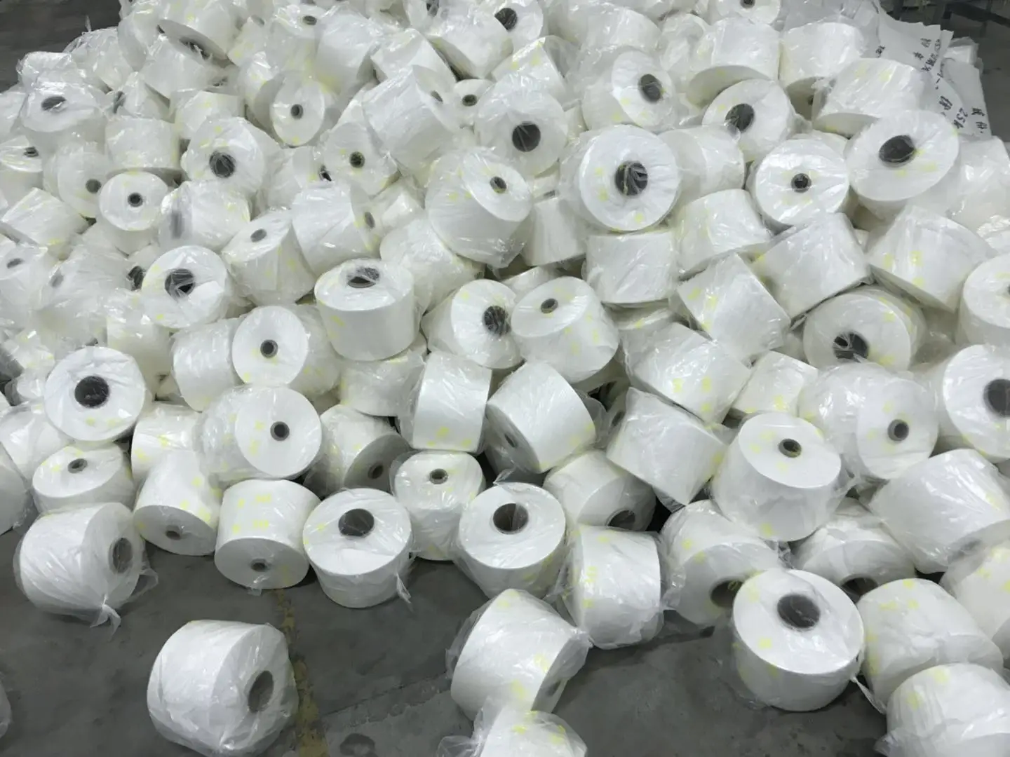 Экологически чистая переработанная полиэфирная пряжа 30/1 40/1