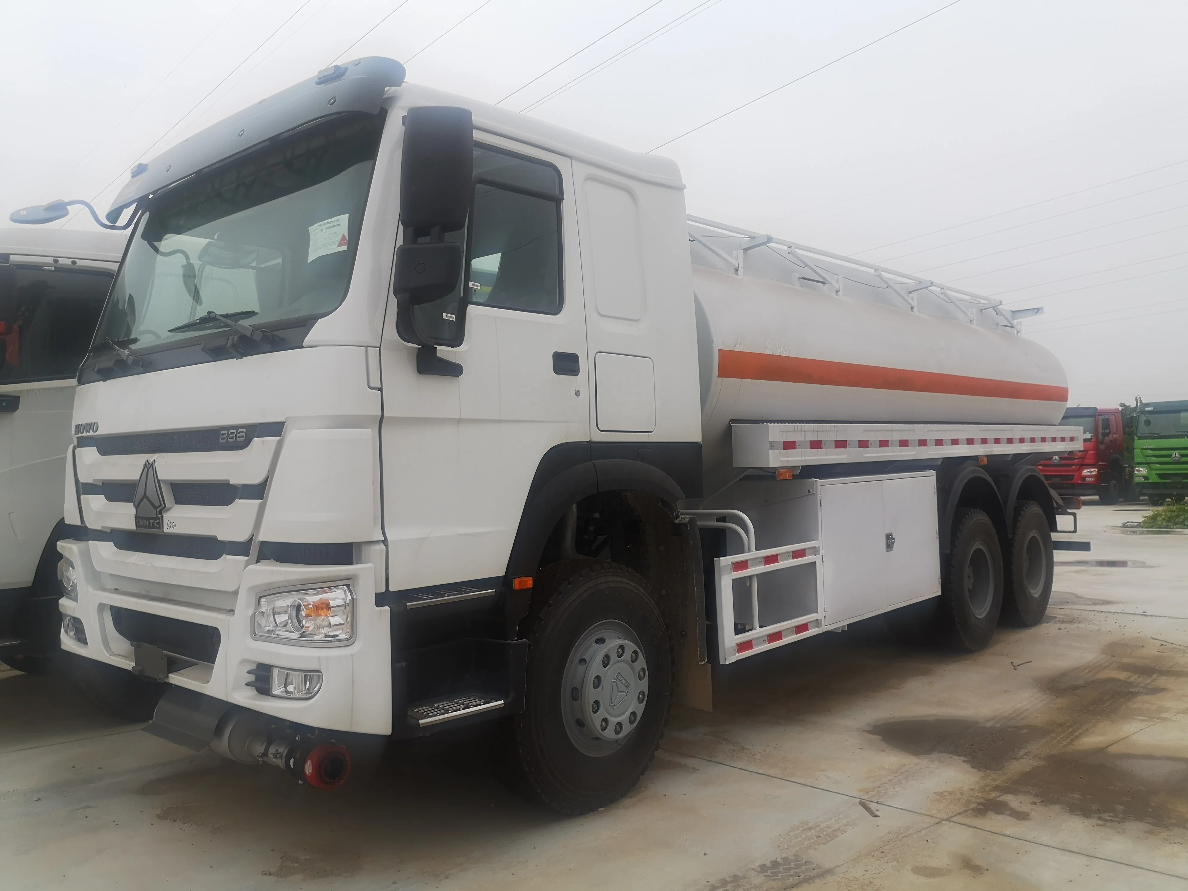 sinotruck howo 6*4 10 wheels 20000 liters fuel tank truck for sale