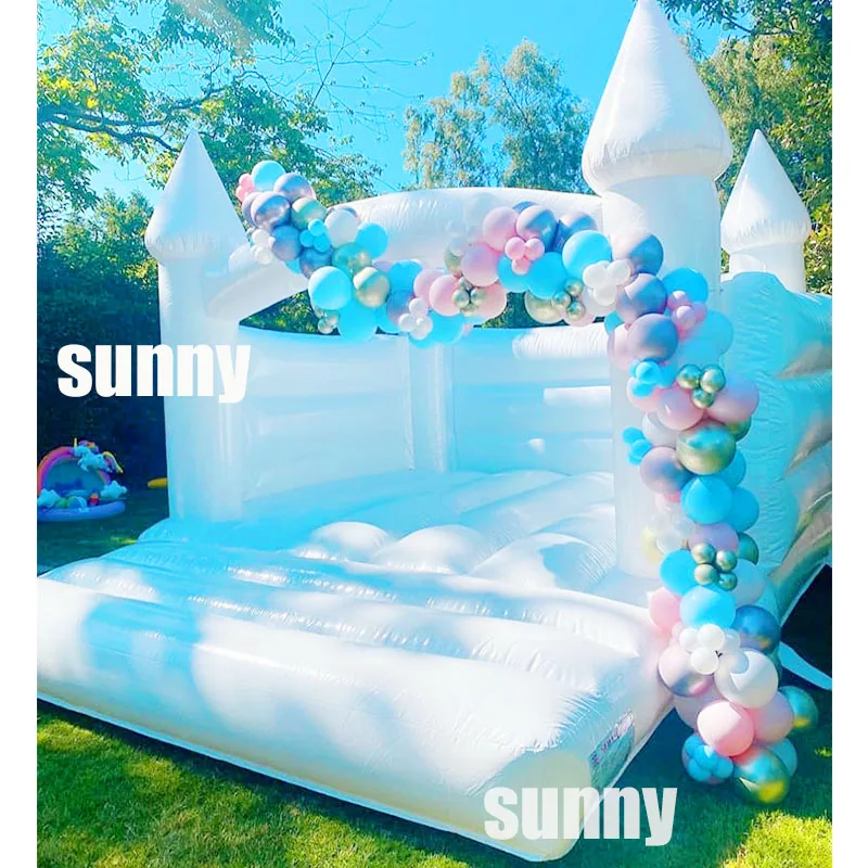 White bounce house with balloon design wedding bouncy castle  for party rental