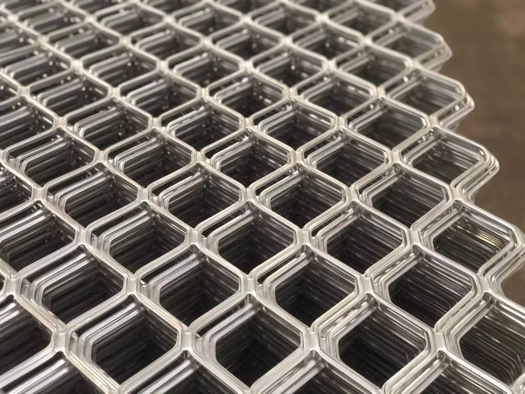 Manufacture High Security Screen Cladding Diamond Hole Flat Aluminum Expanded Metal Mesh