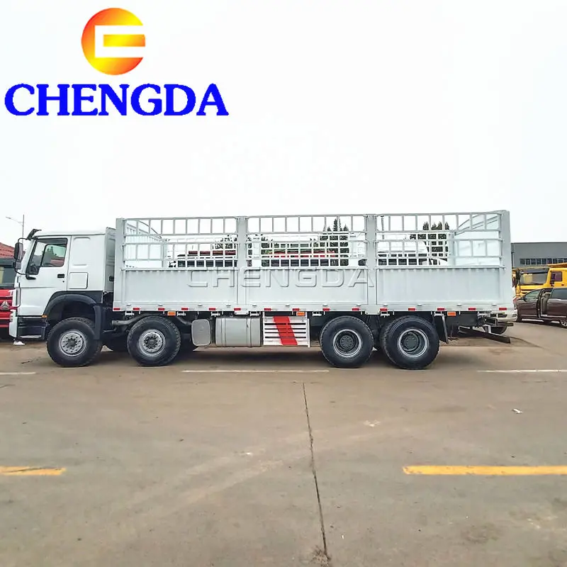 Second Hand Box Body Used 8x4 Cargo Truck 12Wheels Fence Cargo Truck