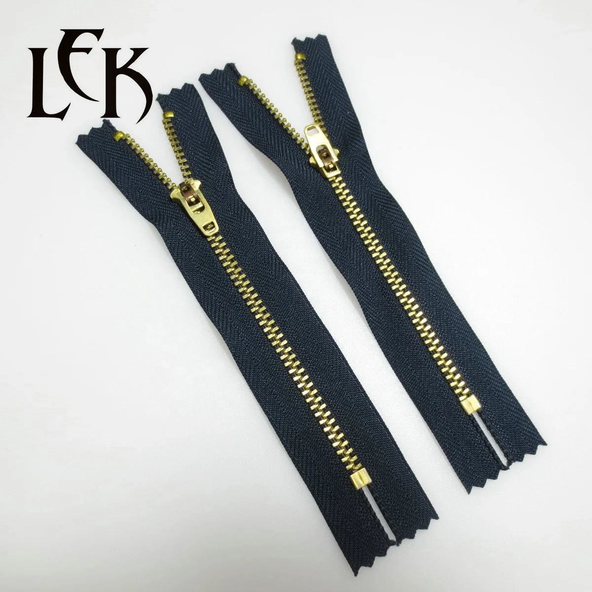 Zip Pulls Long and 4yg Slider Deslizadores Black Hardware Brass Factories Producing Zipper in China Nylon Metal Sustainable