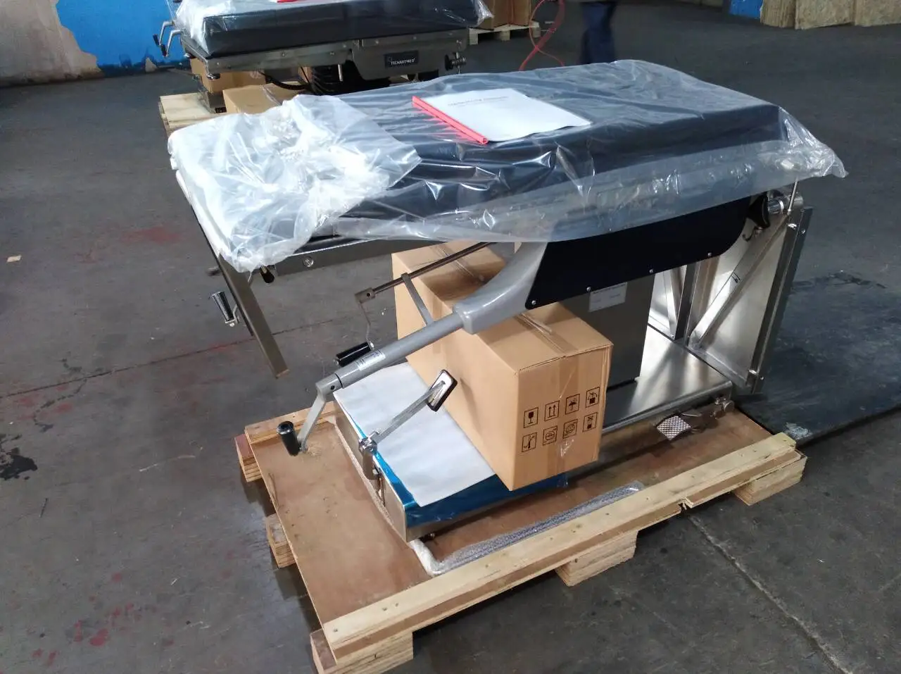 Ysenmed YSOT-3008D Table Theatre Bed Surgical Operating Table Surgical Operating Bed Operation Room Table Price