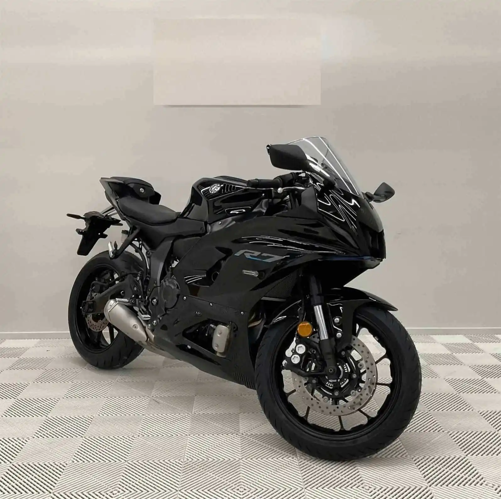 Быстрая продажа 2024 Yamaha YZFR7 689cc 74Hp новые мотоциклы YZF R7