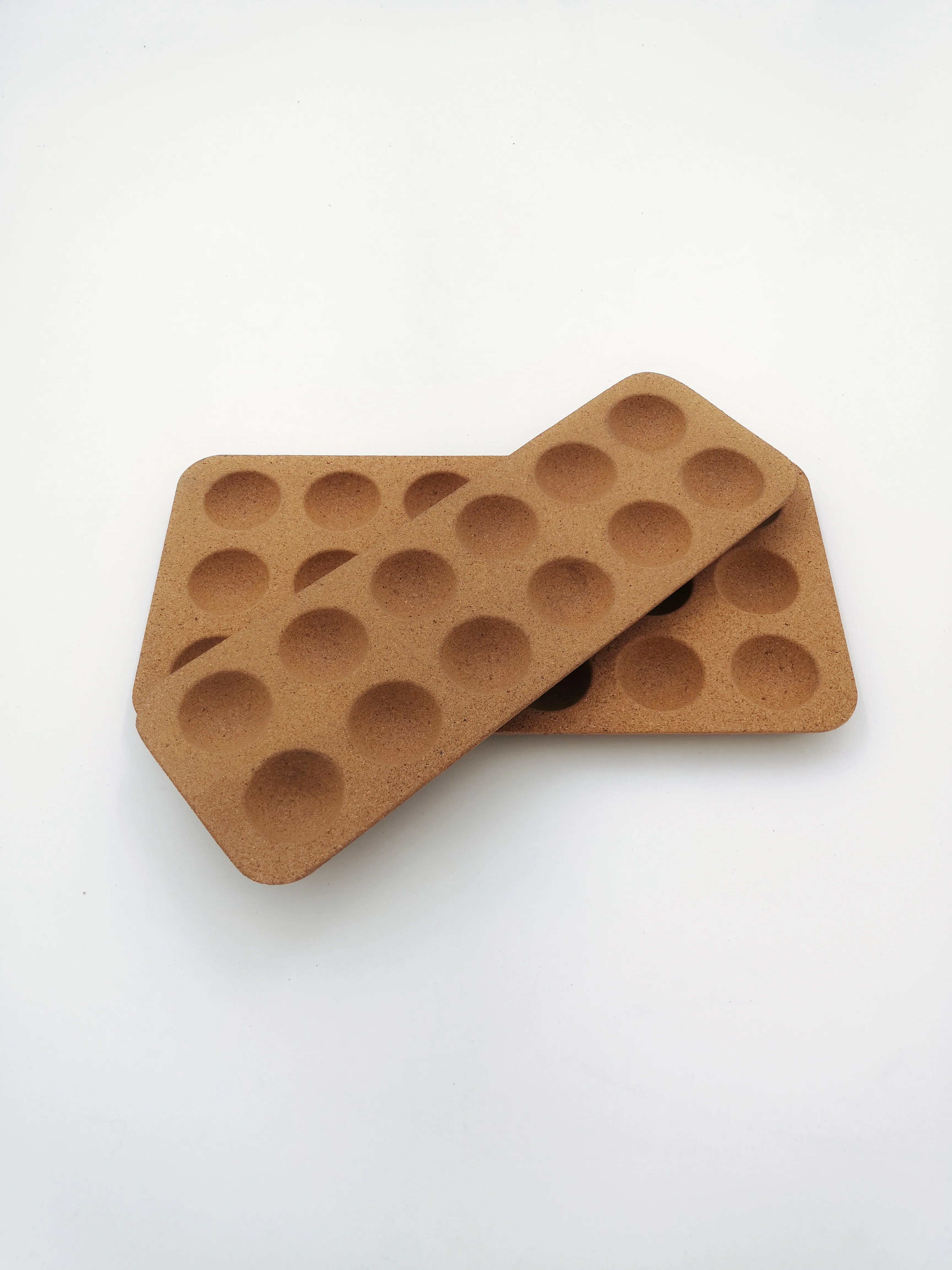 Amazon hot sale high quality cork holder for eggs with 12 grooves cork base wood base for kitchen in  refrigerator(fridge)