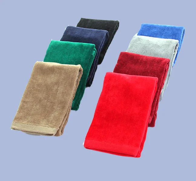 Абсорбирующее маленькое полотенце из хлопчатобумажной ткани с вышитым логотипом на заказ, полотенце для мяча для гольфа с карабином