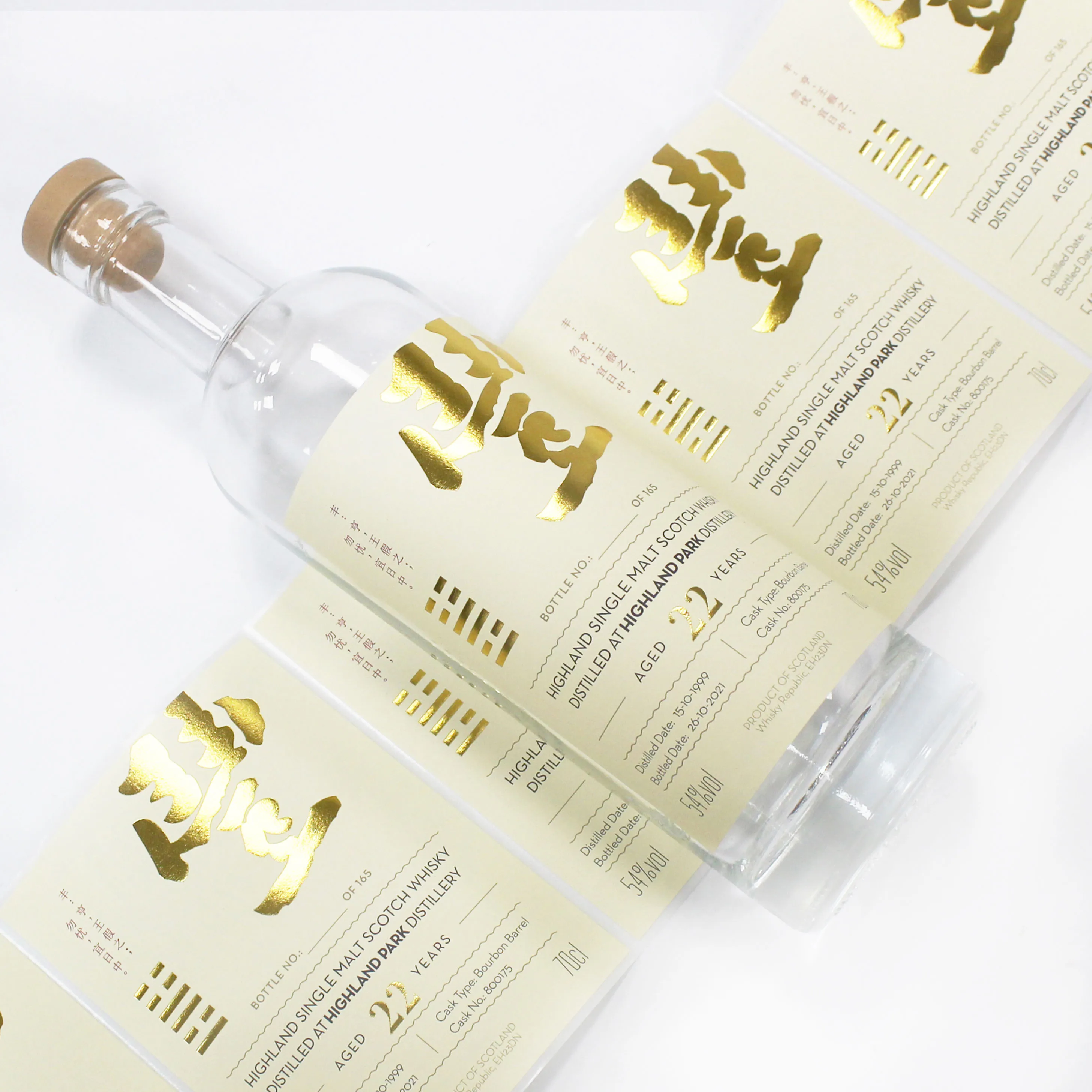 Наклейка из золотой фольги с бумажным логотипом