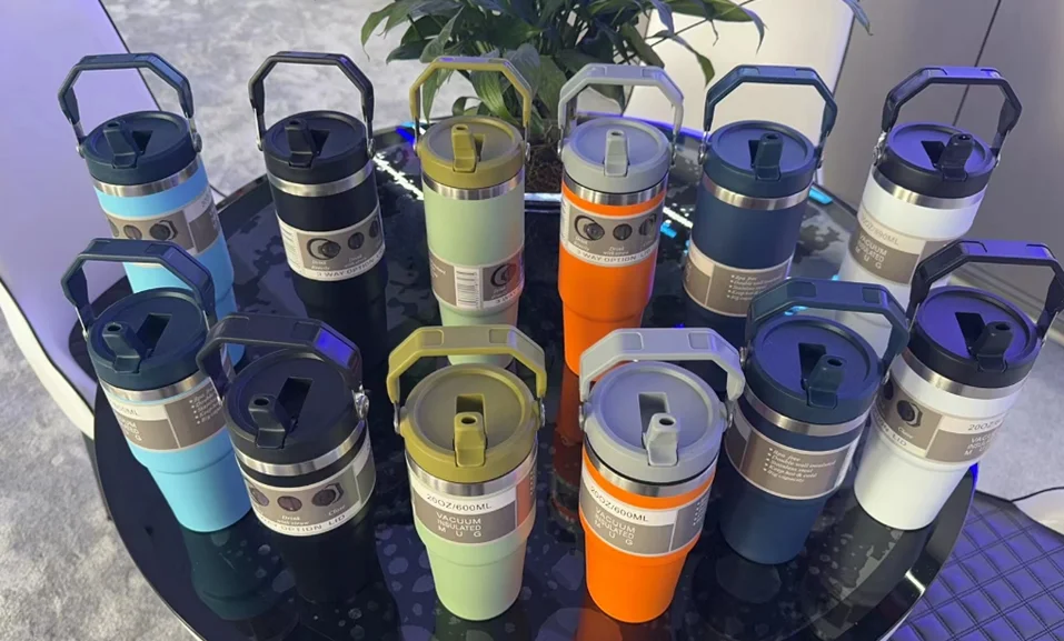 PT Wholesale Bulk 20/30 oz Vacuum Stainless Stainless Insulated Cup Coffee Cup With Lid,High Quality Travel Water Bottle