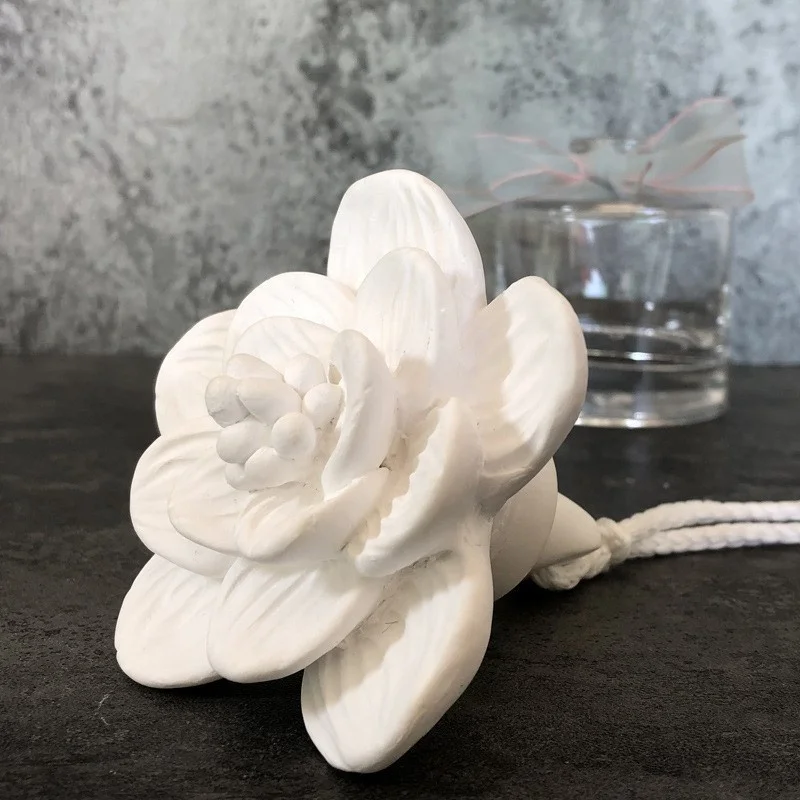 Great Quality Home Aromatherapy Essential Oil Reed Diffuser Accessories OEM Customized Ceramic Flower Shape Scented Stone