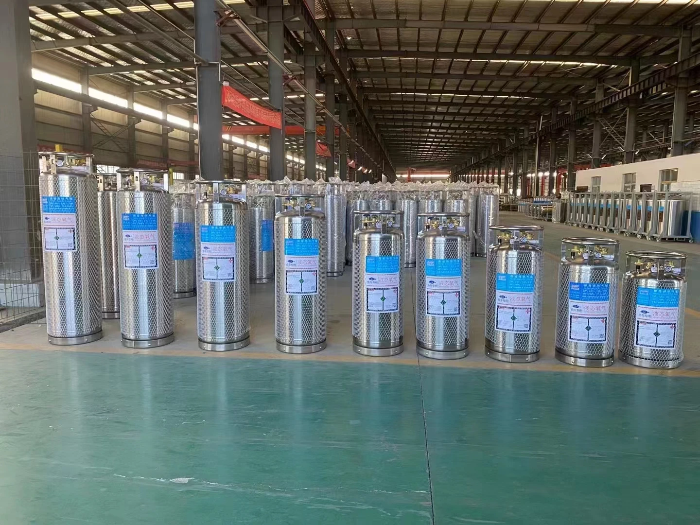 DPL650-375-1.4MPA Horizontal Cryogenic liquid nitrogen container gas cylinder dewar flask bottle