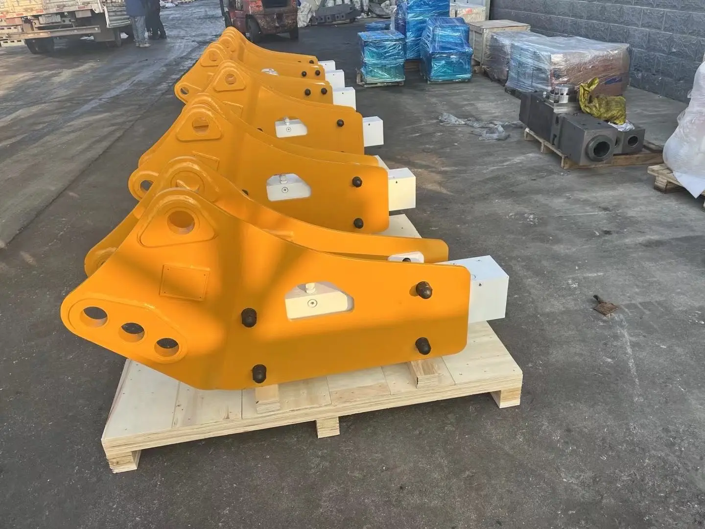 Hydraulic rock breaker hammer suitable for 18-23 tons excavator side type  breaker hammer factory supplier excav hammer