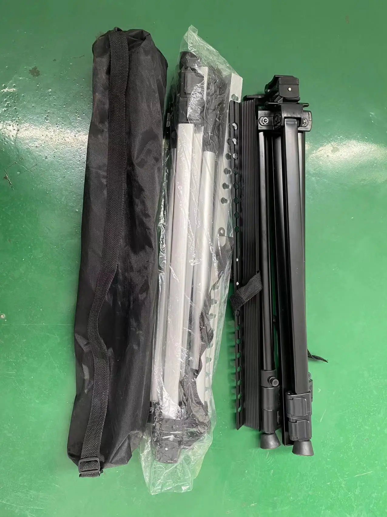 High quality adjustable tripod stand poster display racks advertisement for shop