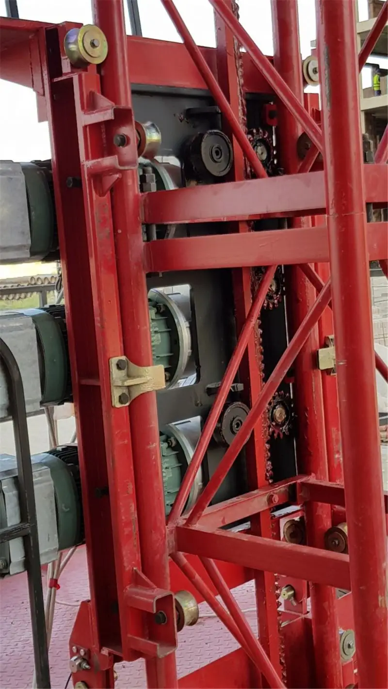 SC200 Construction Hoist