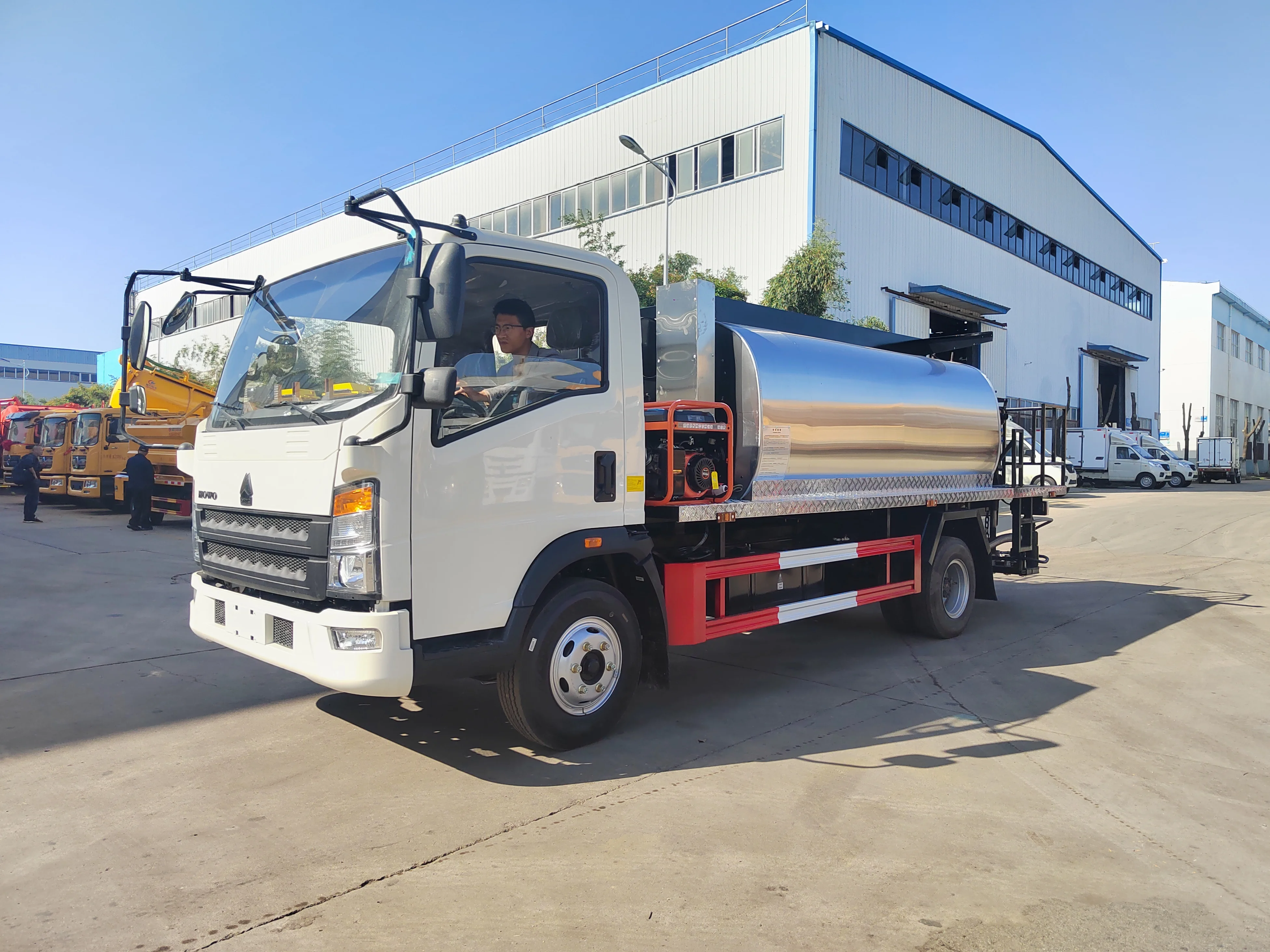 HOWO 4x2 6m3 Asphalt Distributor Truck in Philippines