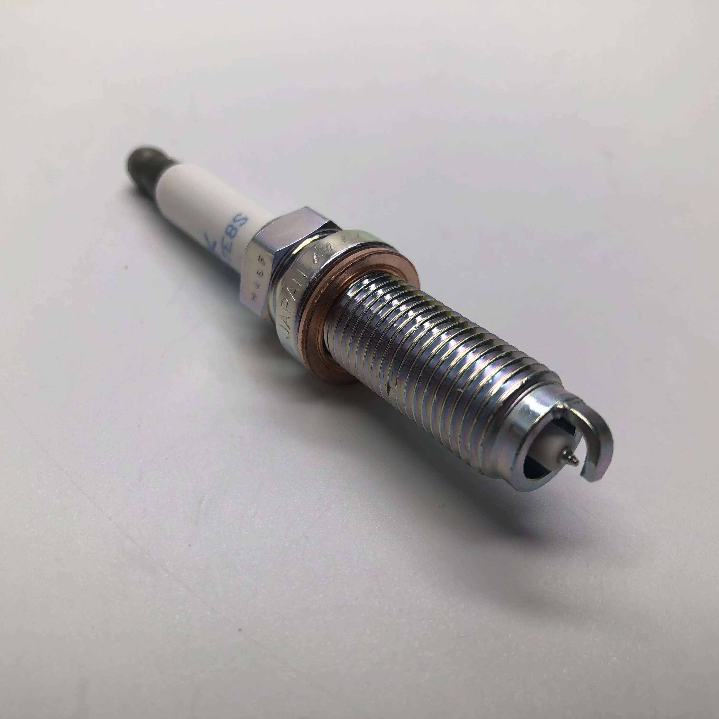 LR050998 Auto Parts Car Engine Iridium Park Plug for Landrover Jaguar F-Type XF XJ LR050998