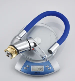 Single Lever Deck Mounted Goose Neck Color Silicon Spout Zinc alloy Aerator Kitchen Faucet
