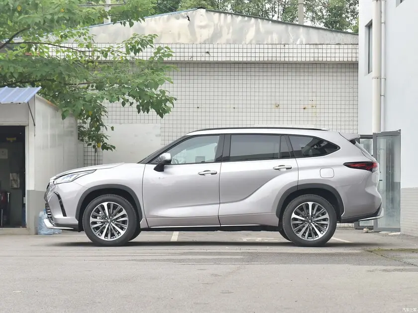 Chinese Hybrid Vehicle New Toyo ta Crown Kluger Lu Fang High Speed Auto Cars 180km/h 5 Door 7 Seaters Suv toyo ta hubride car