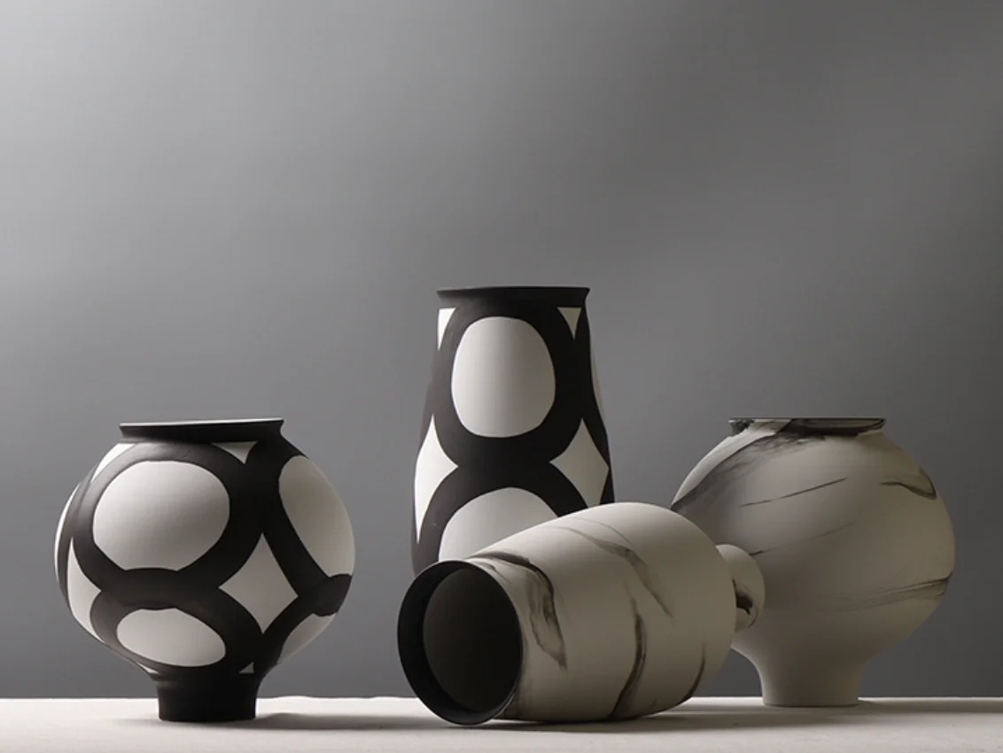 Modern simple hand-painted ceramic vase entrance table art flower vase home flower arrangement decoration vase ornaments