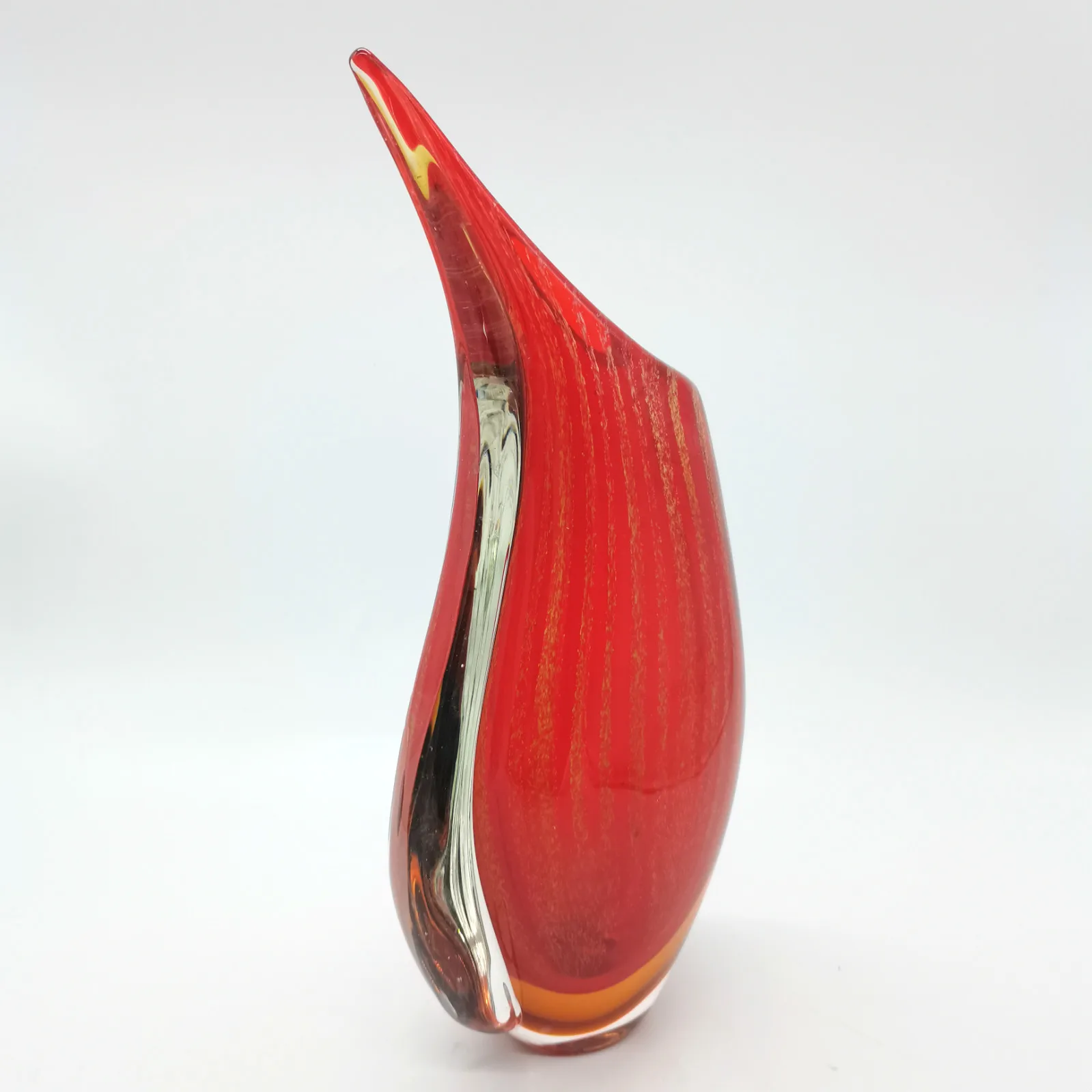 Simple Red Shaped Handmade Art Glass Vase for Decoration