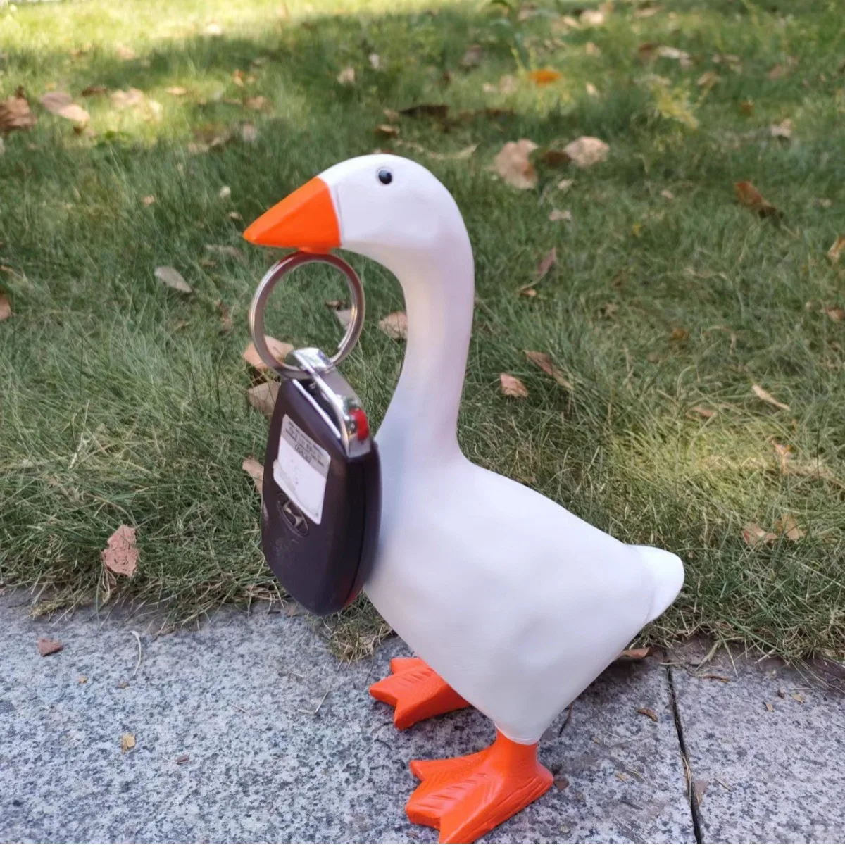 New Arrival Cute Goose Key Storage Rack Magnetic Goose Key Holder Cute Goose Statue Home Decor