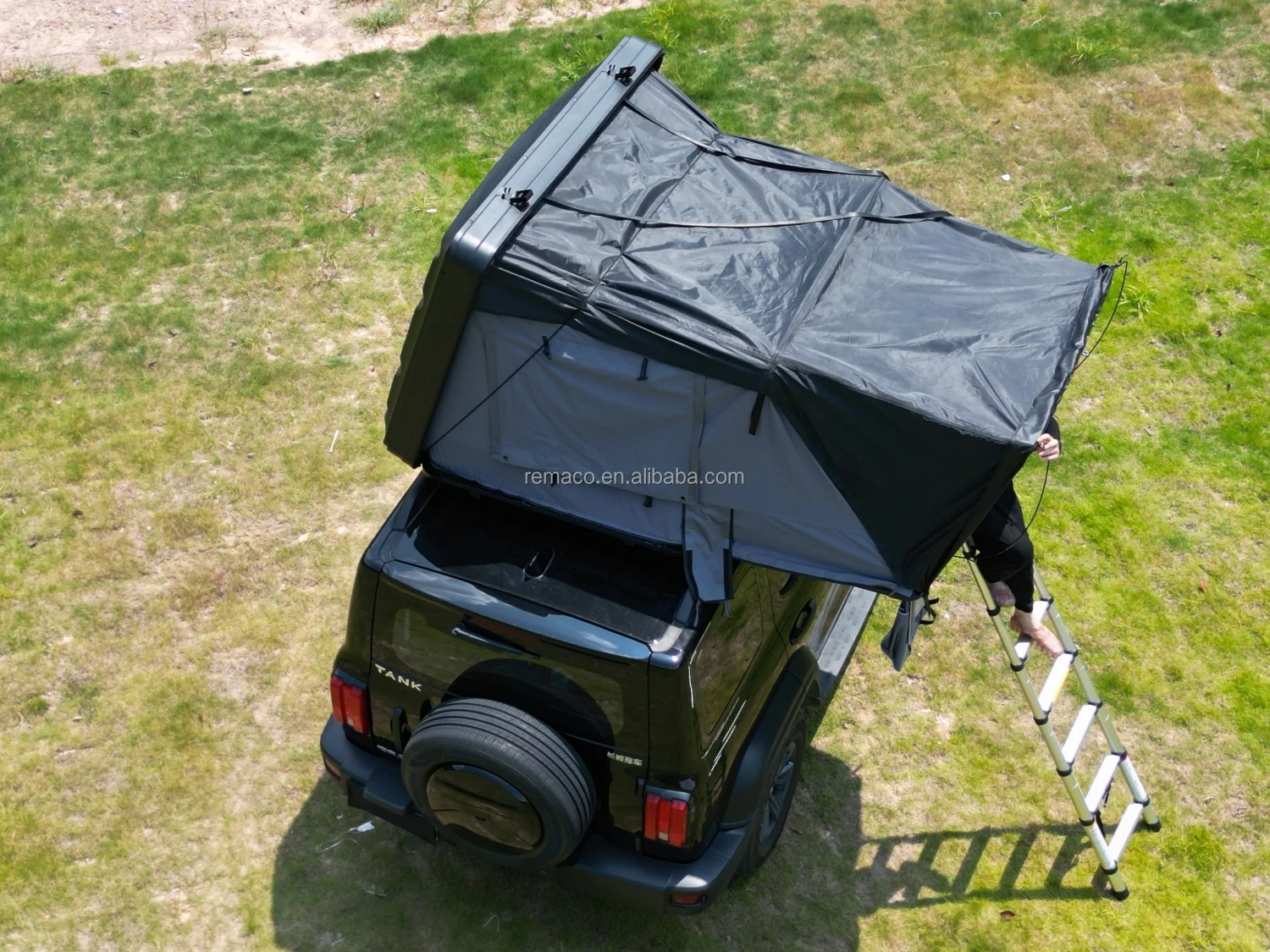 Remaco Waterproof Travelling Camping Land Cruiser Hard Shell Car Roof Top Tent Folding Flip Open Truck Rooftop Tent for Sale