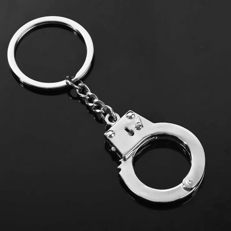 Оптовая продажа креативные подарочные мини-кандалы металлический брелок для ключей персонализированные Имитационные Металлические наручники сувениров