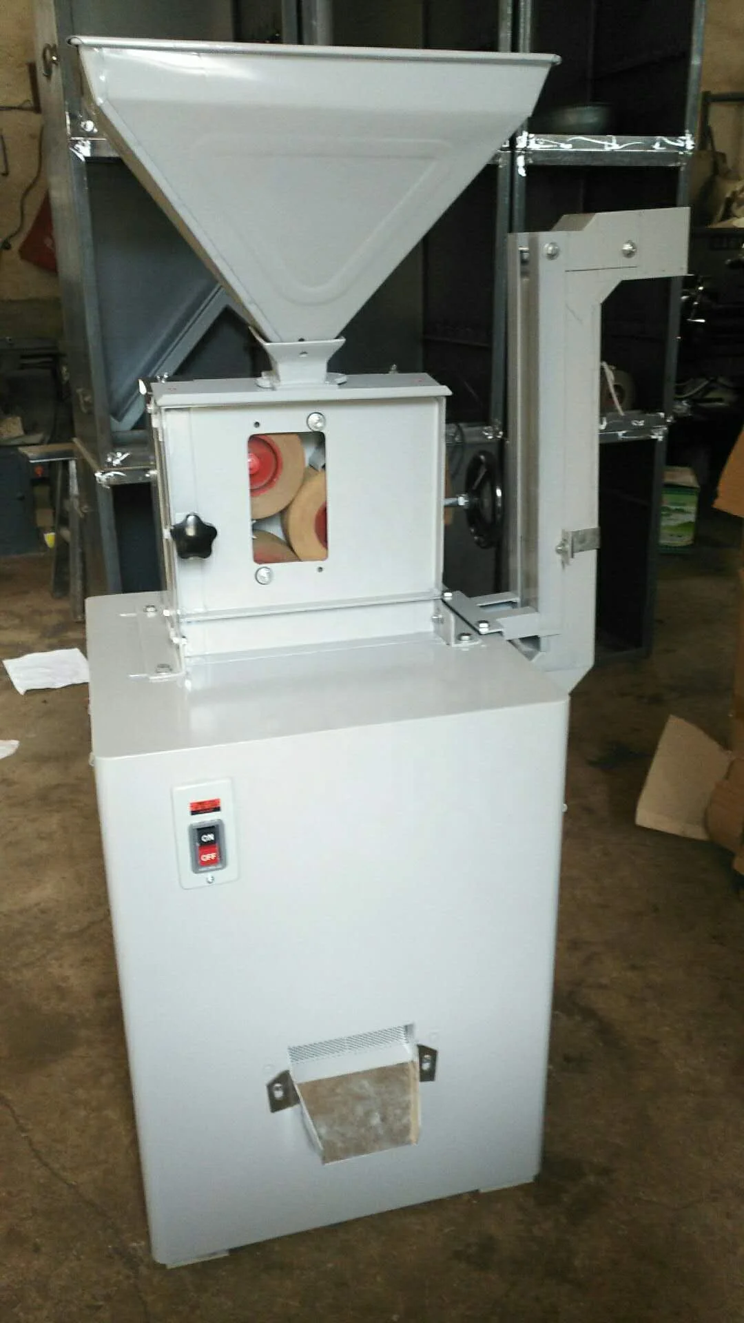 Low price rice mill machine sri lanka combined mini rice milling machine