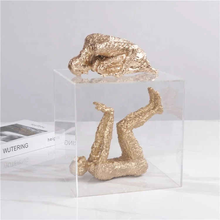 Hot Sale Customized Desgin Modern Desk Decoration Items 3D Gold Sculpture Art Resin Statue Sculpture Home Decor