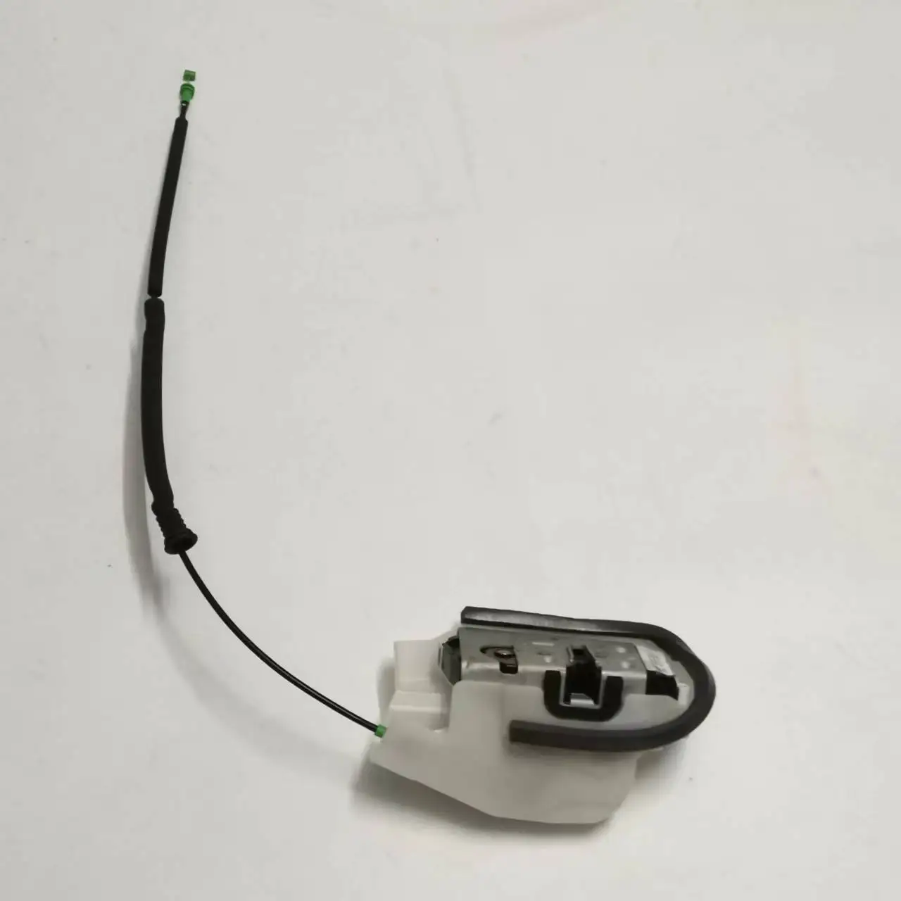 OE 1500672 for Tesla model3 front left door locker locking block central locking