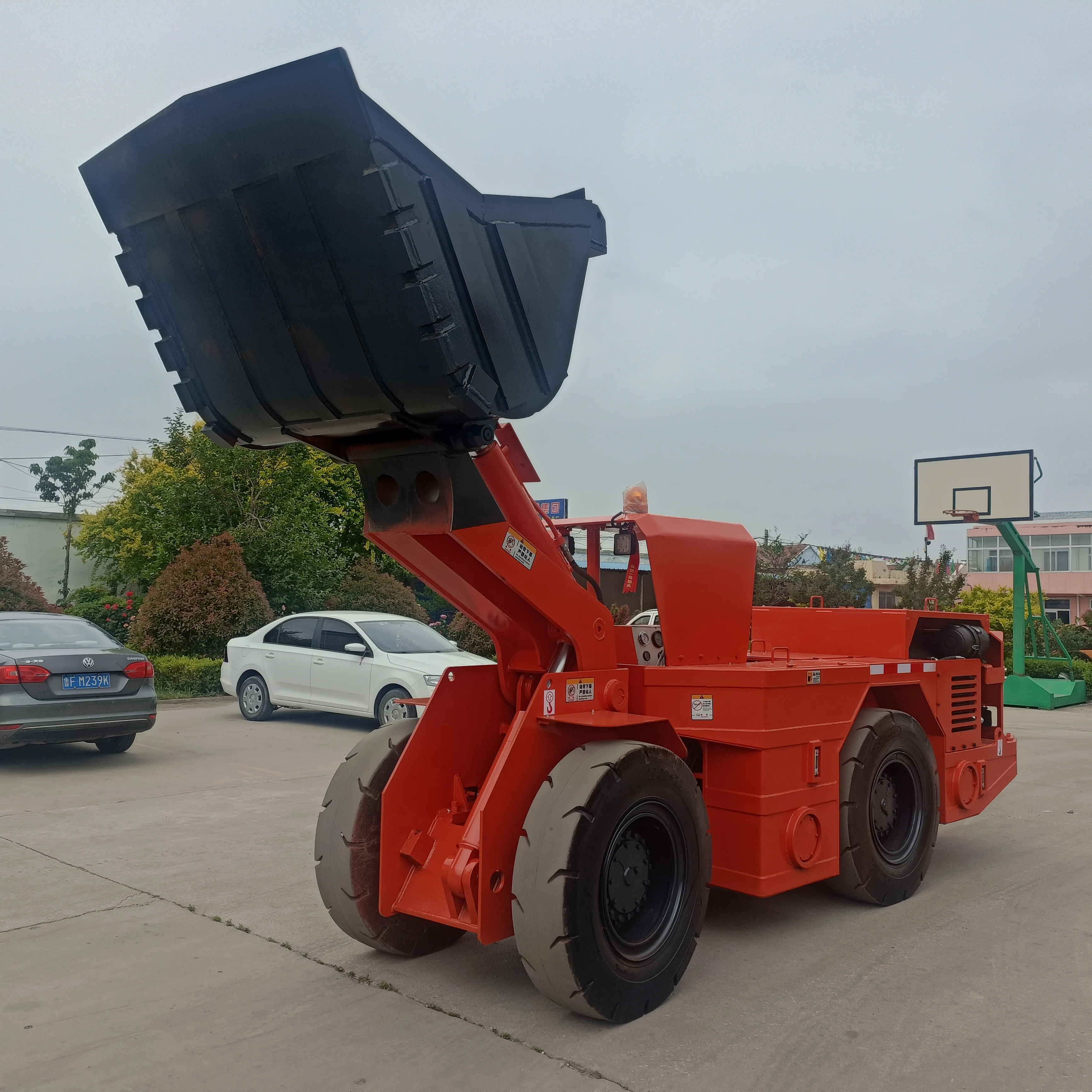 Yantai Made 1 M3 Underground Mining LHD 2 Ton Underground Diesel Engine Loader