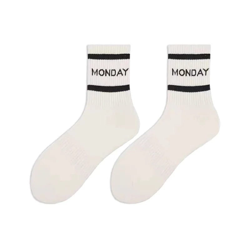 2024 Hot Selling High Quality Cotton Sports Socks Breathable Customized Logo Stripes Crew Length for Winter Season