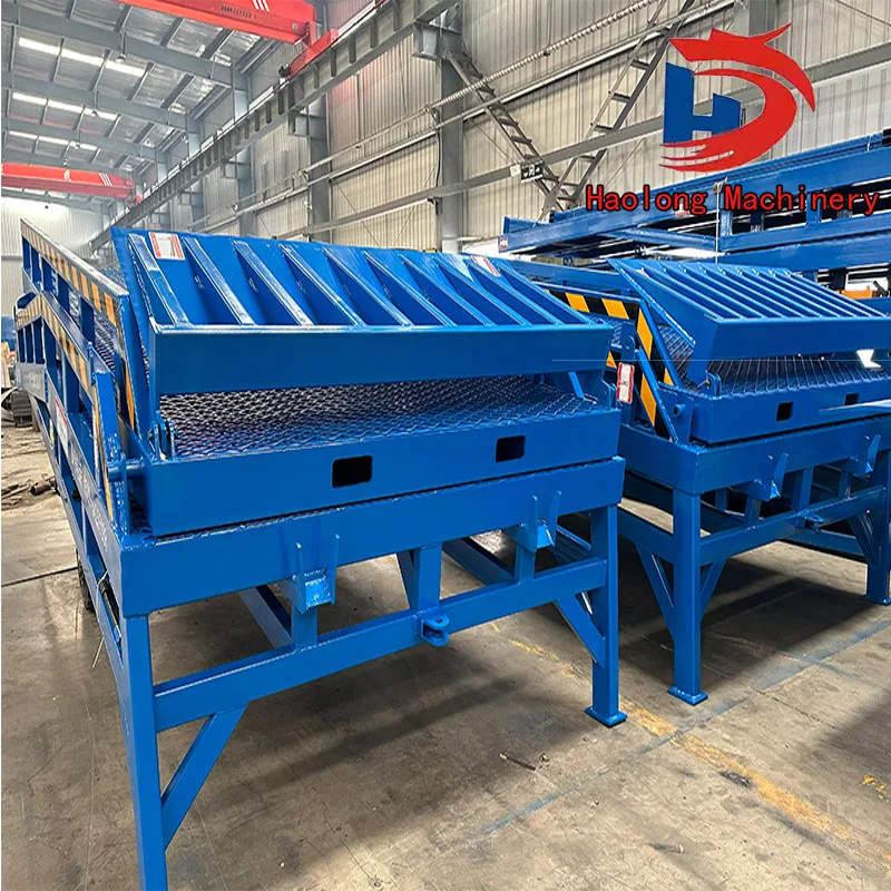Mobile boarding bridge, two-piece split type container loading and unloading platform, forklift ramp