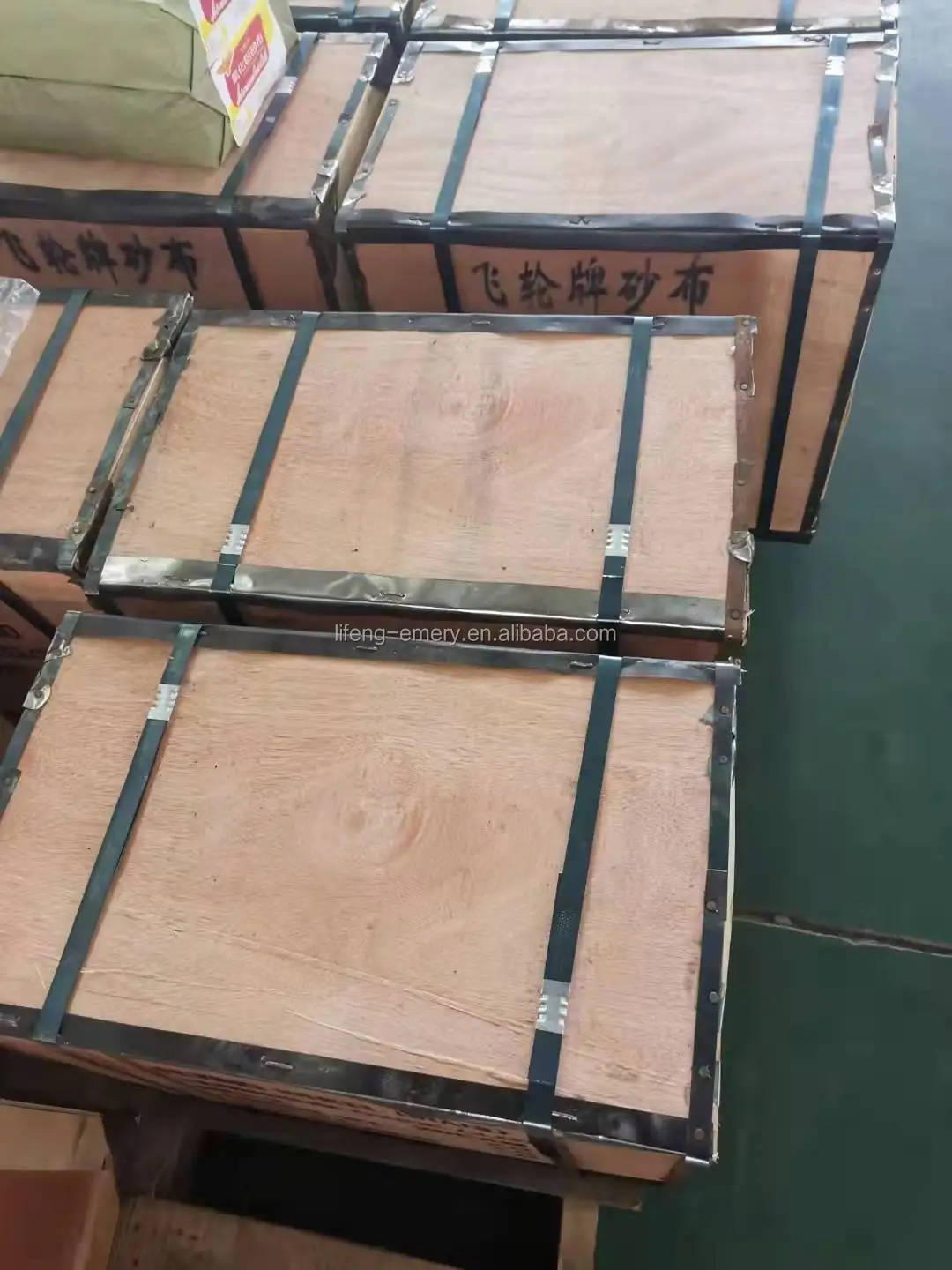 the original quality  Flying wheel brand aluminum oxide abrasive emery cloth sheet