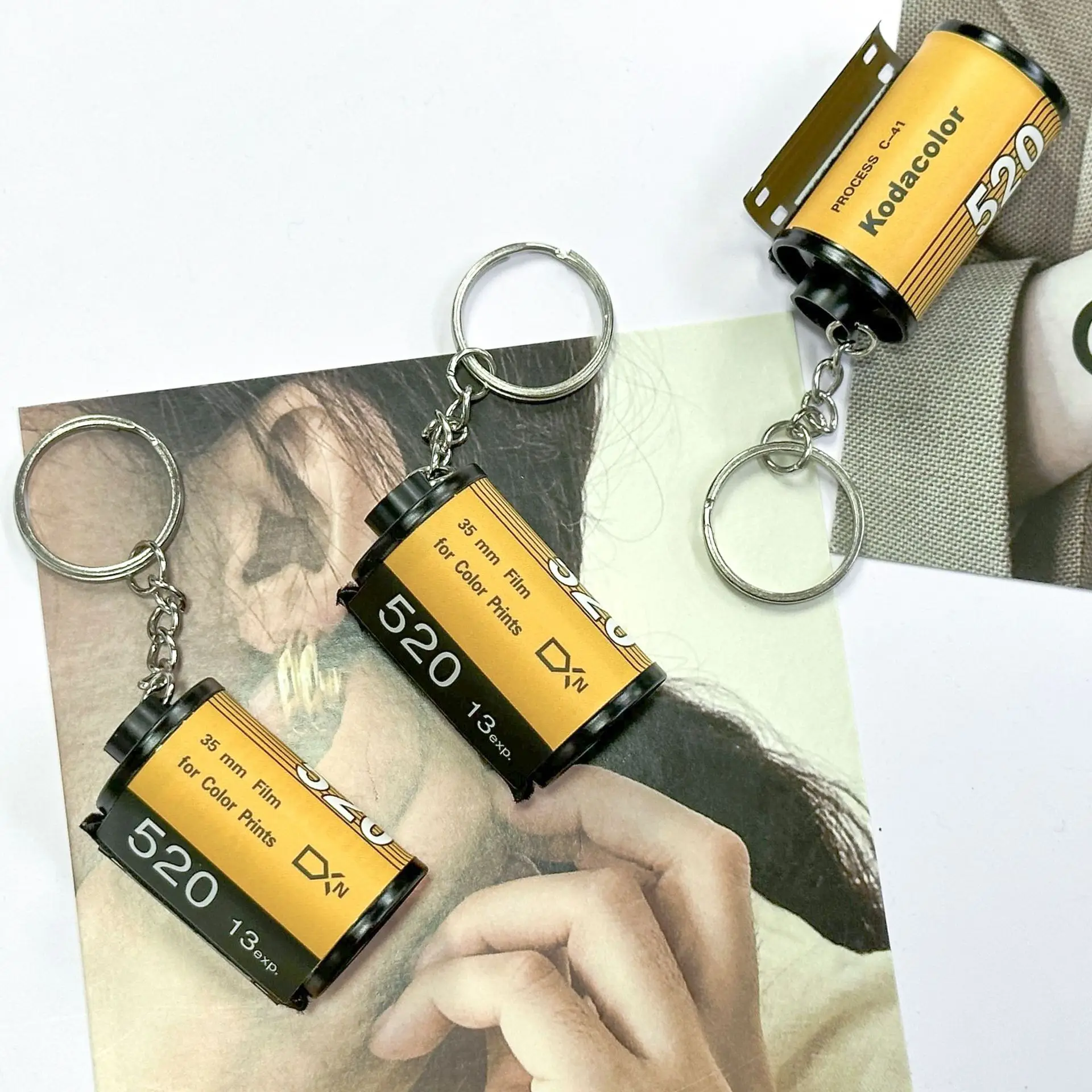 Qiuhan Photography Collection Film Cassette with Blackout Cotton No Picture Film Keychain