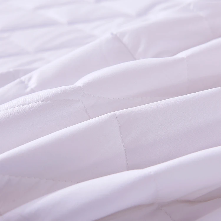 Hot Selling Cheap Custom King Size Hypoallergenic PolyesterJacquard Quilted Waterproof Mattress Protector Cover
