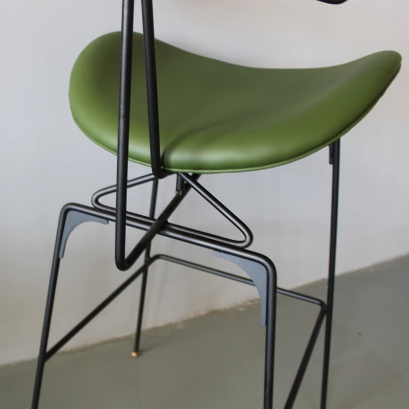 Production wholesale Nordic bar chair wooden bar stool fashion iron leg high chair