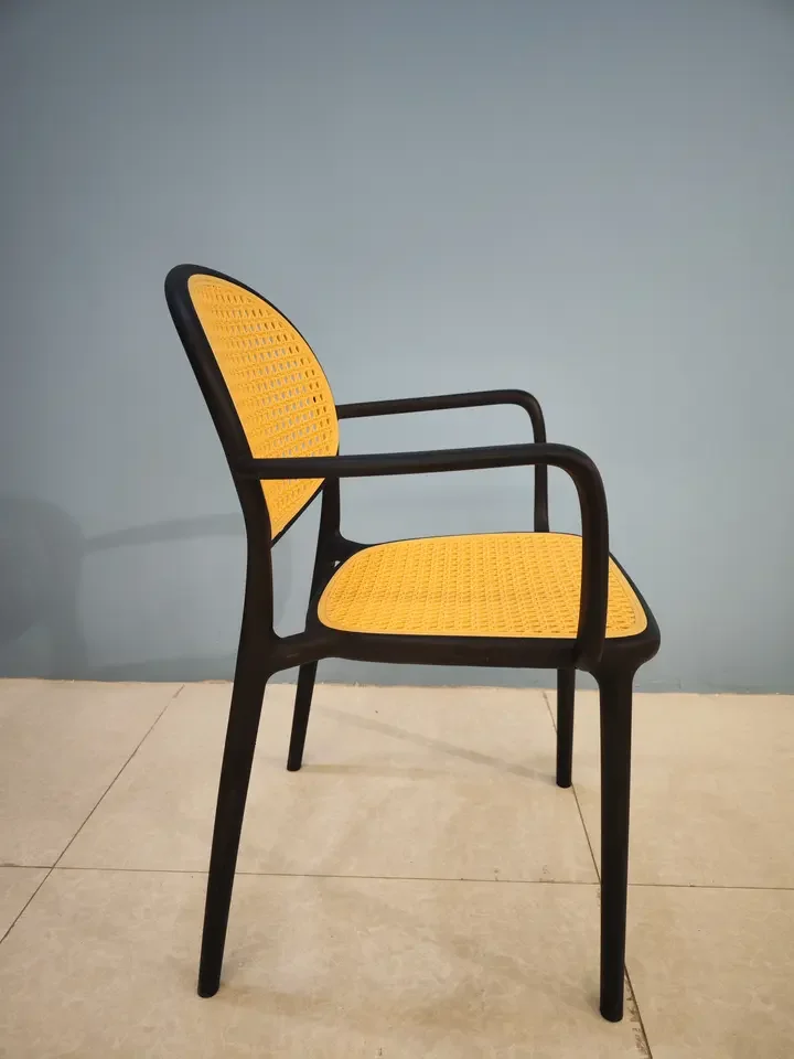 Restaurant Outdoor Durable Cafe Pp Chairs Stackable Monoblock New Design Price Modern Colored Plastic Dining Chair With Arms