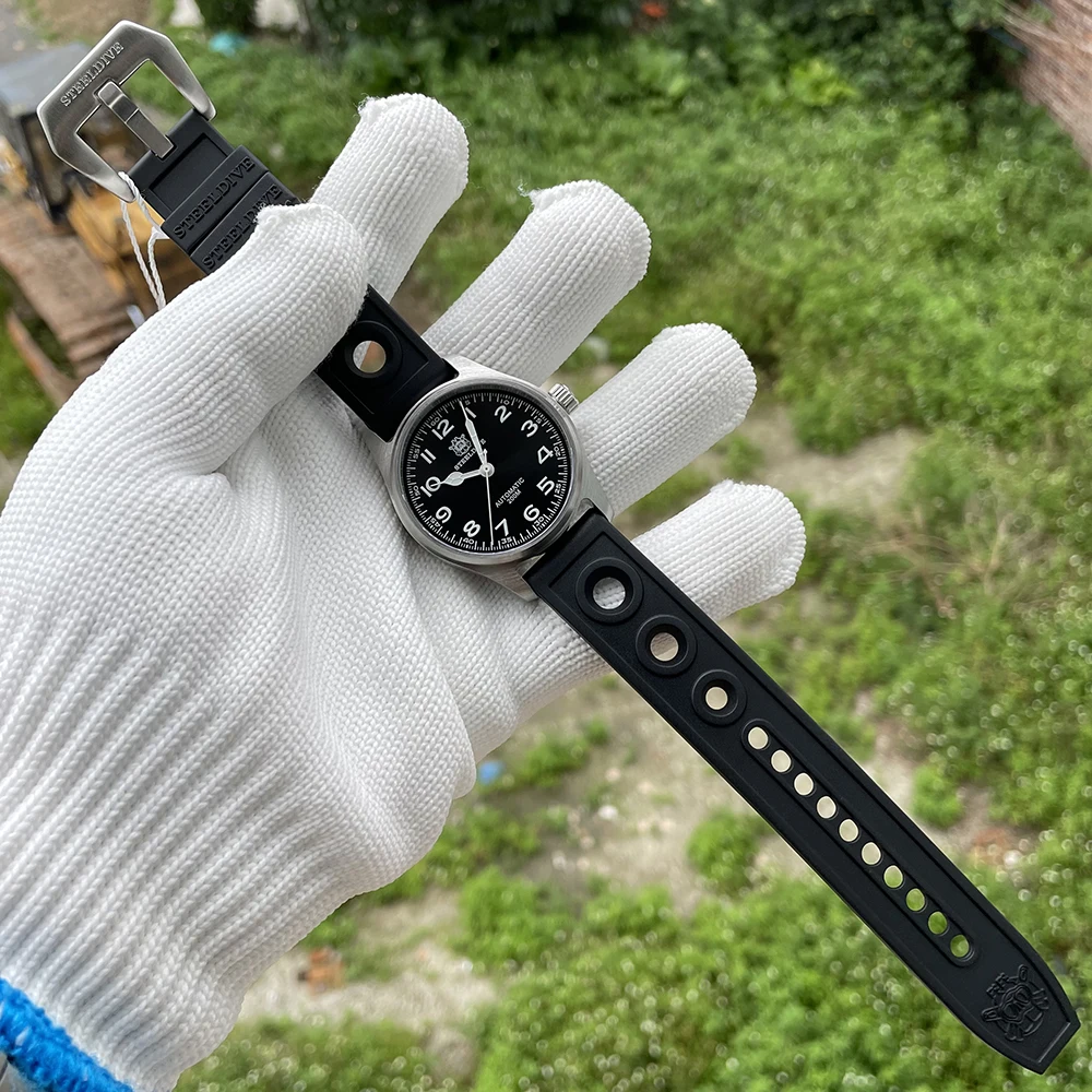 STEELDIVE SD1940M 39mm New Design BGW9 Blue Luminous Black Dial Stainless Steel NH35 Auto 200M Waterproof Dive Watches for Men