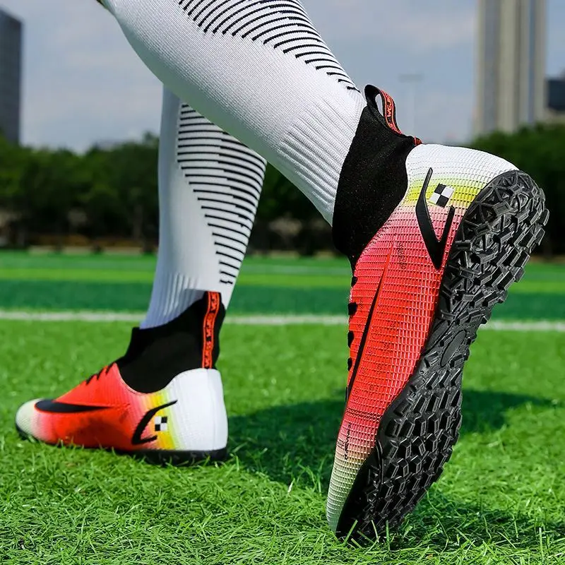 Breathable Mesh Mens Soccer Shoes Fg High-Top Sock Designer Football Size 38 Wholesale Futsal 1Pair Waterproof Shoe Taiwan